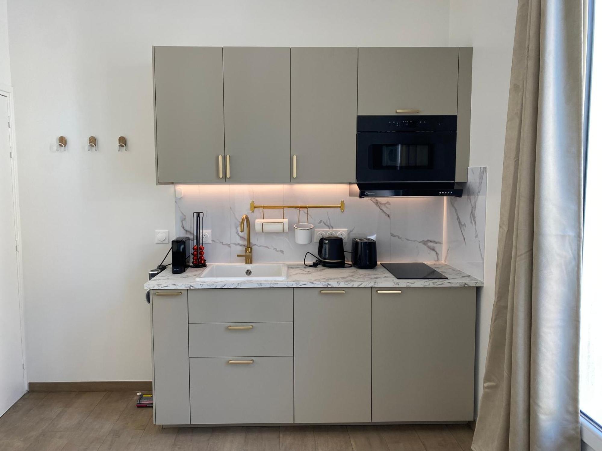 Moderne Climatise Monaco Vue