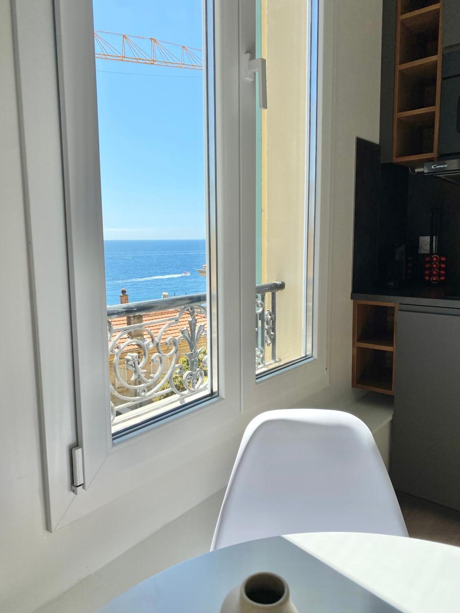 Moderne Climatise Monaco Vue Cap-d'Ail
